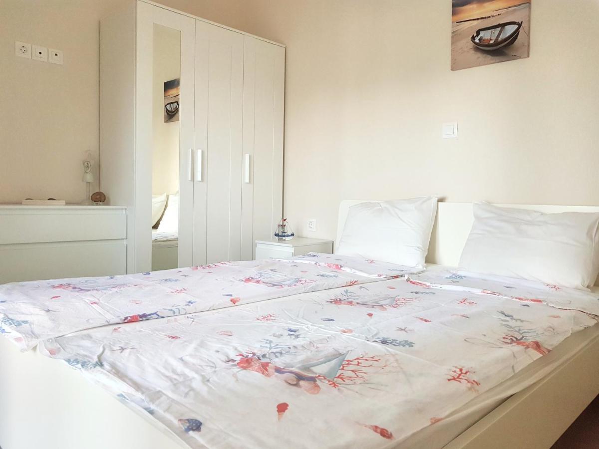 Mango Apartment Nikíti Eksteriør bilde