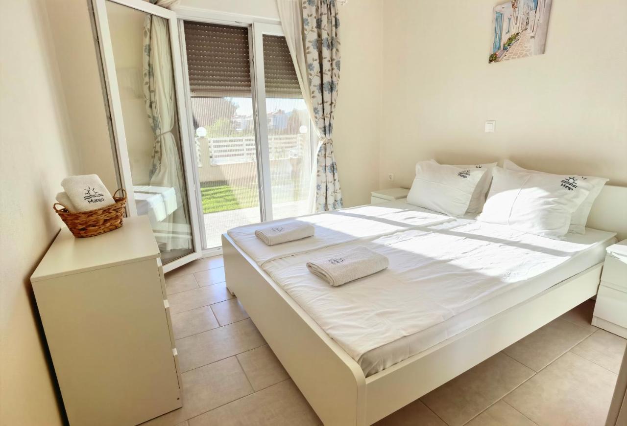 Mango Apartment Nikíti Eksteriør bilde