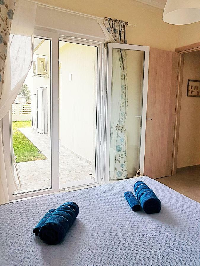 Mango Apartment Nikíti Eksteriør bilde